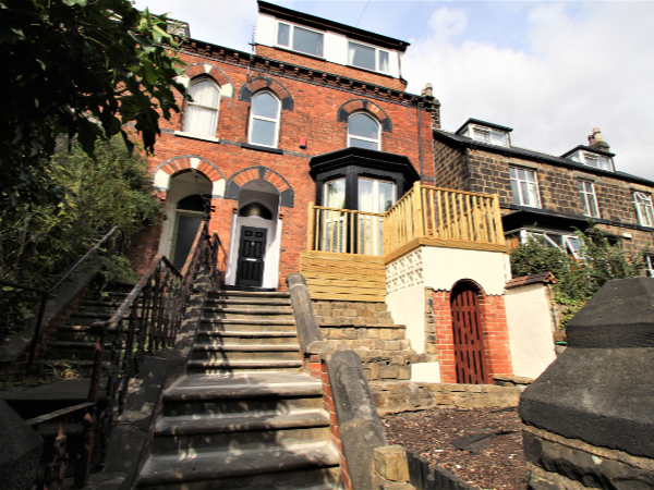 48 VICTORIA ROAD