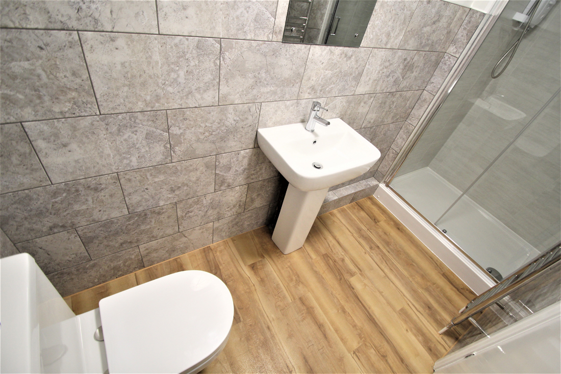 Bed 6 bathroom