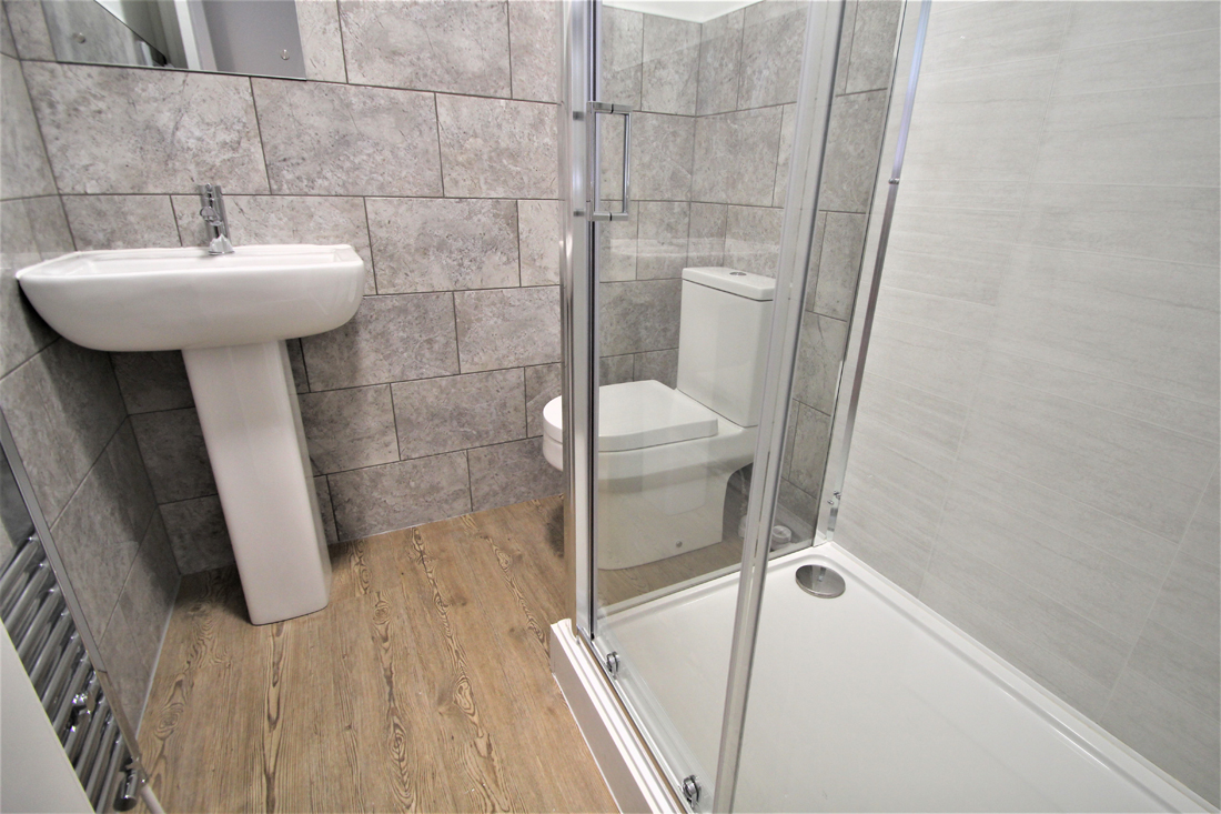 Bed 8 bathroom
